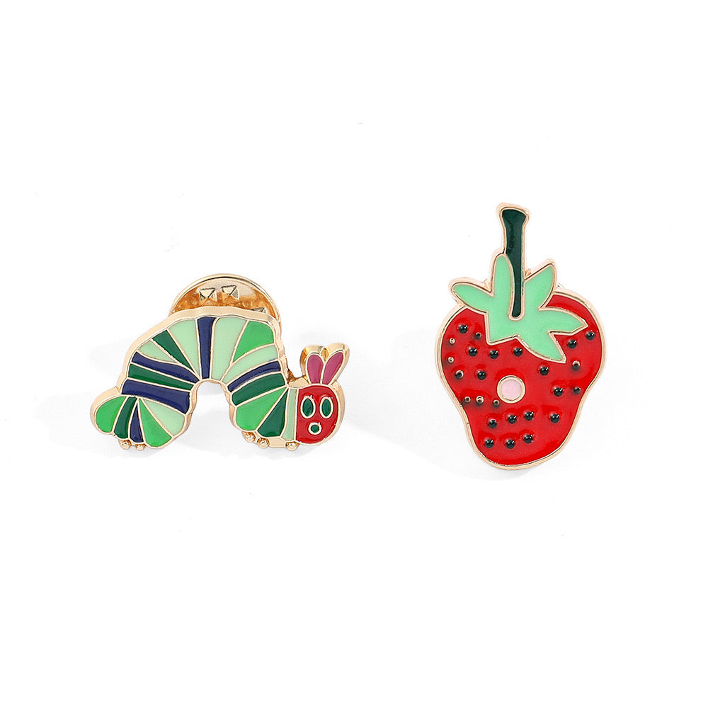 Lot de 2 Pin's Broche Email | Ver de terre et Fraise | Mignon | Animaux | Kawaii