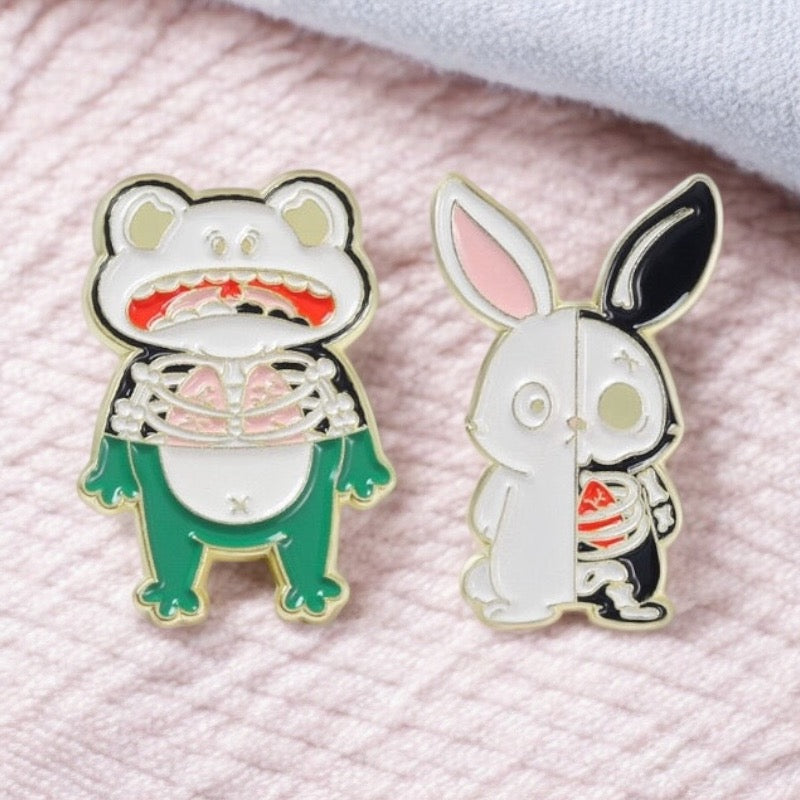 Pin's Broche Email | Grenouille Lapin | Moitié Squelette | Grenouille | Kawaii | Fun | Humour