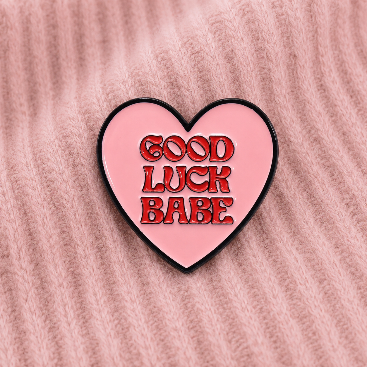 Pin’s cœur rose Good Luck Babe | Pin kawaii