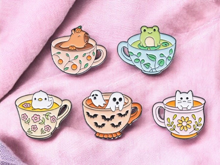 Pin's Broche Email | Mignon Tasse de Thé | Grenouille Cappy Poussin Chat Fantôme | Kawaii | Fun | Mignon Dessin Animé