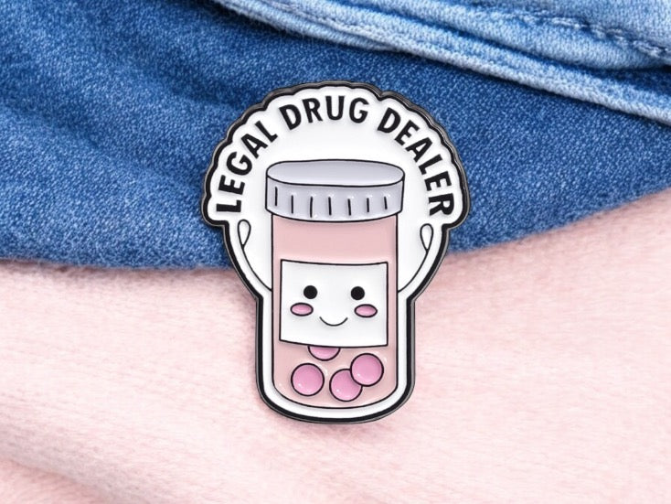 Pin's Broche Email | Pilulle Pharmacie | Humour Jeu de Mots | Kawaii | Mignon