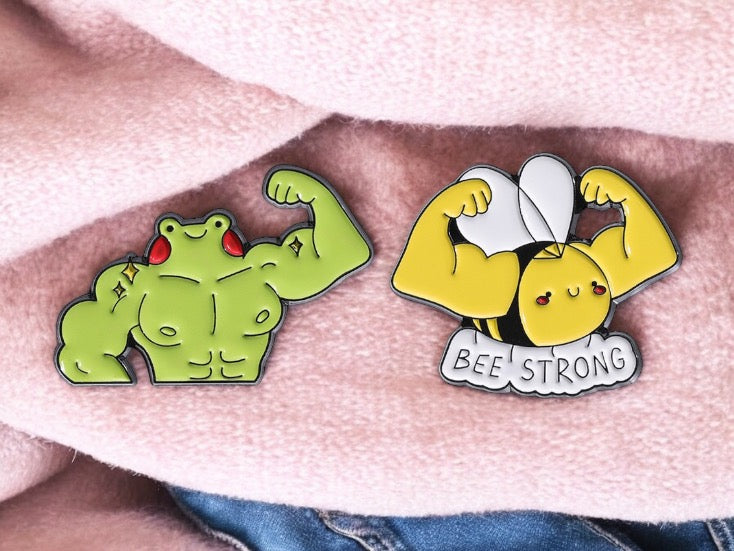 Pin's Broche Email | Grenouille ou Abeille | Culturiste Musculation | Kawaii | Fun | Humour