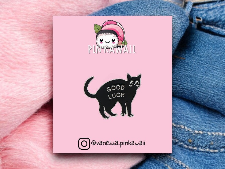 Pin's Broche Email |  Bonne Chance | Chat Noir | Humour Dessin Animé | Kawaii | Fun