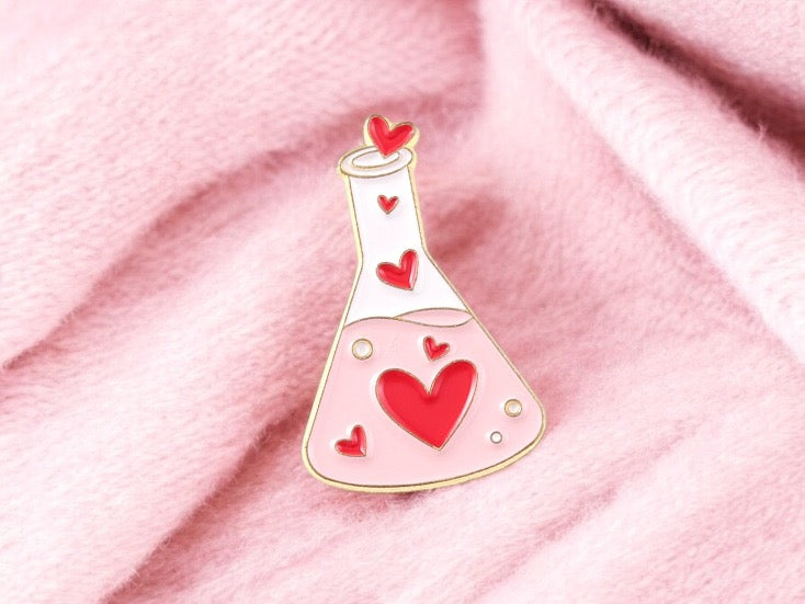 Pin's Broche Email | Fiole d'Amour | Potion Magique | Sérum d'amoureux | Sorcier | Kawaii