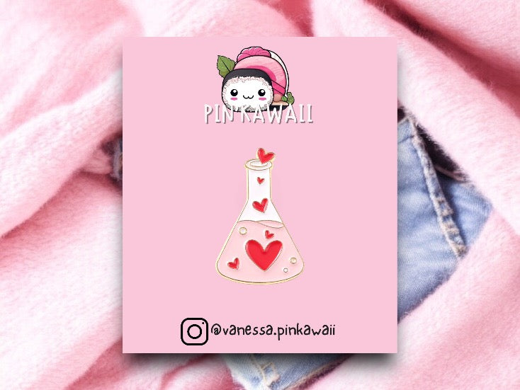 Pin's Broche Email | Fiole d'Amour | Potion Magique | Sérum d'amoureux | Sorcier | Kawaii