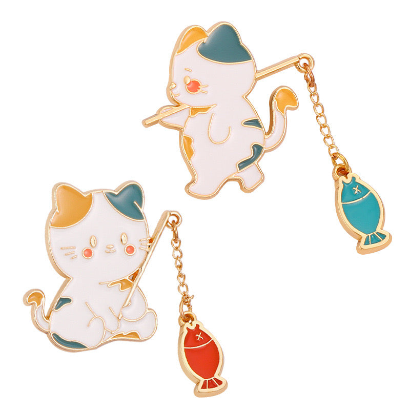 Pin's Broche Email | Chat Cane à Peche Poisson Rouge ou Bleu | Kawaii | Mignon