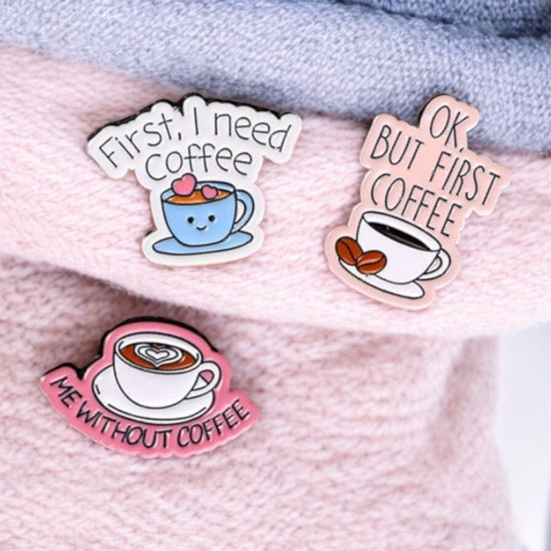 Pin's Broche Email | Amoureux de Café | Coffee | Café en Premier | Mignon |Kawaii | Fun | Humour