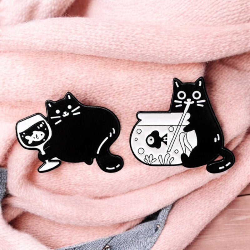 Pin's Broche Email |  Chat Aquarium | Chat Noir | Humour Dessin Animé | Kawaii | Fun