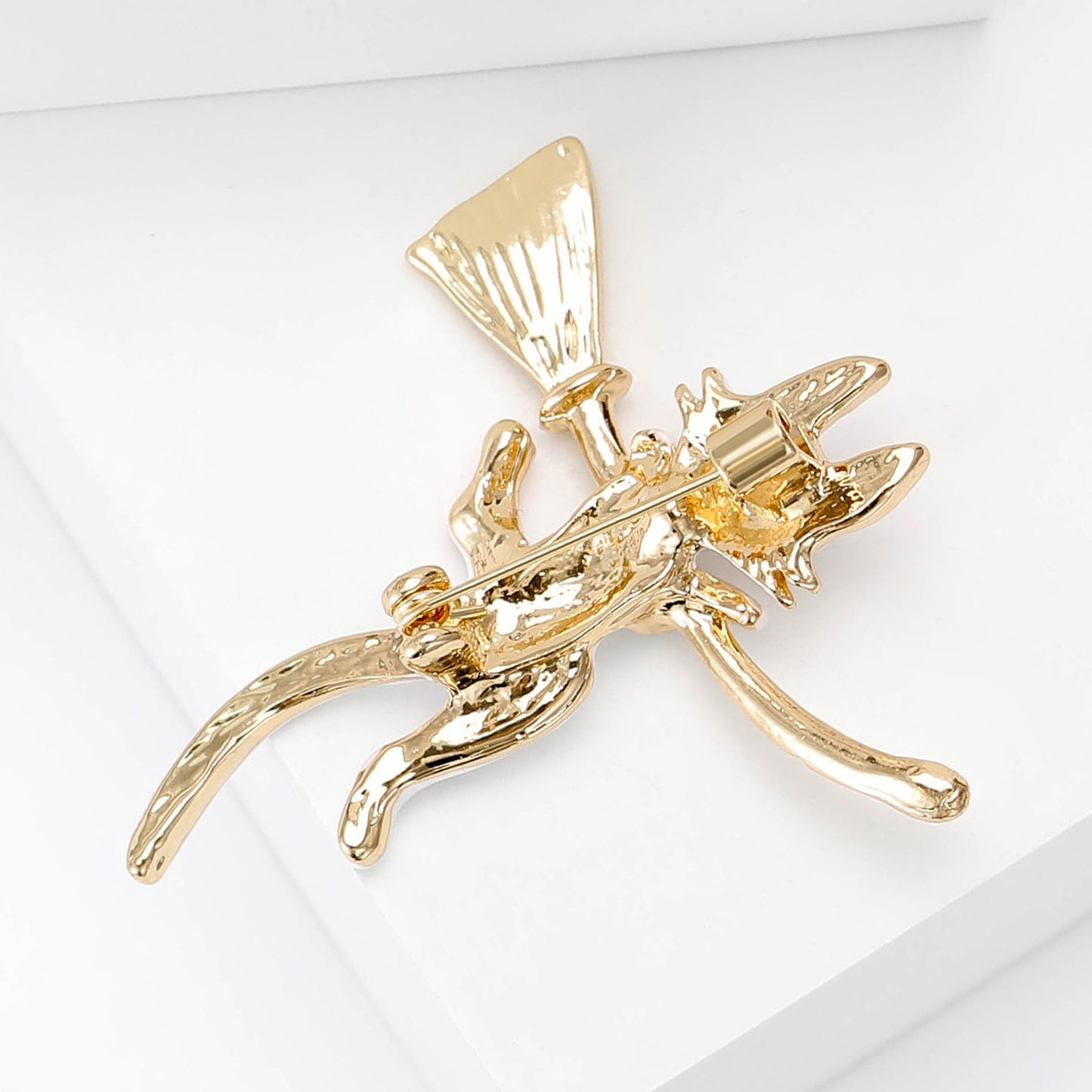 Broche Email | Chat Balai Sorcière | Chat Noir | Kawaii | Mignon Dessin Animé