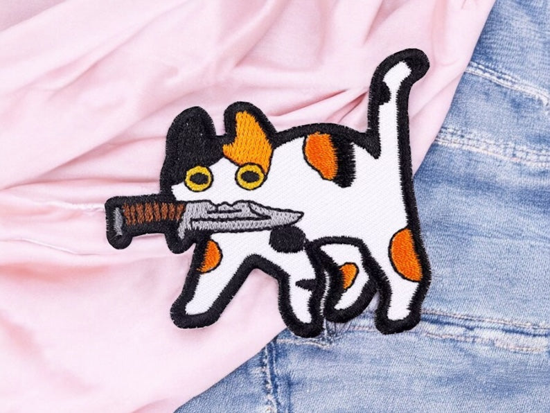 Tissu Broderie | Patch Ecusson Thermocollant Chat Couteau | Humour | Dessin Animé Mignon | Kawaii