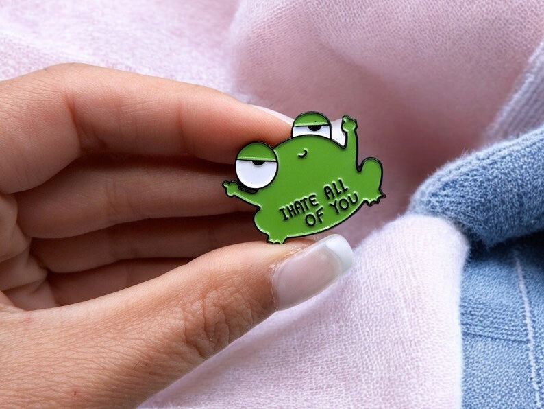 Pin's Broche Email | I Hate all Of You | Je vous déteste tous | Grenouille | Kawaii | Fun | Humour