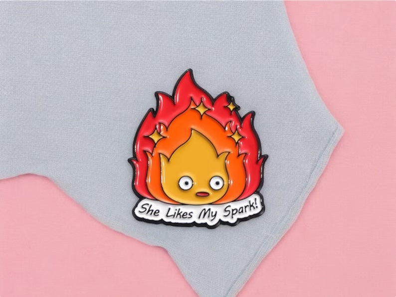 Pin's Broche Email | Chateau Ambulant | Calcifer Démon du Feu | Kawaii | Mignon