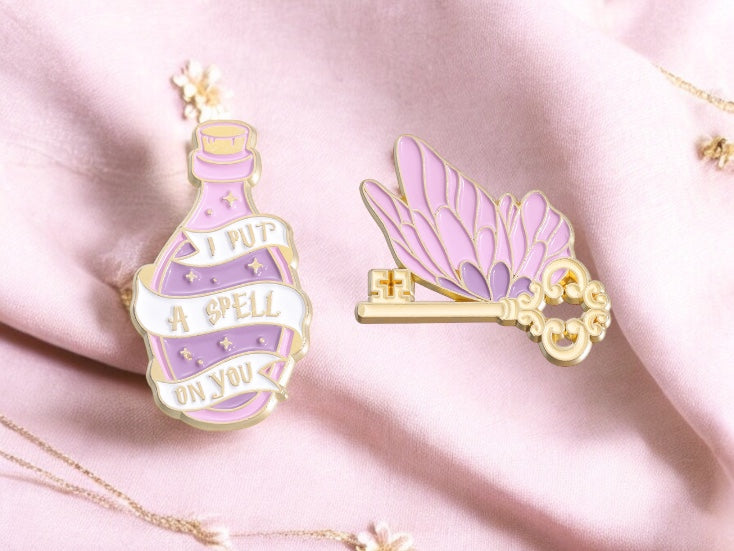 Pin's Broche Email | Fiole d'Amour | Potion Magique | Sérum d'amoureux | Sorcier | Kawaii