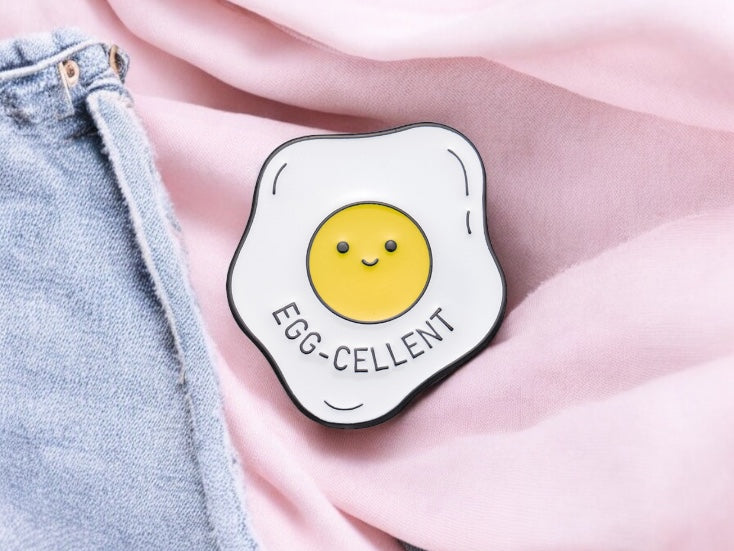 Pin's Broche Email | Oeuf au Plat ou Dur | Oeuf Alimentaire | Kawaii | Fun | Humour Jeu de Mot