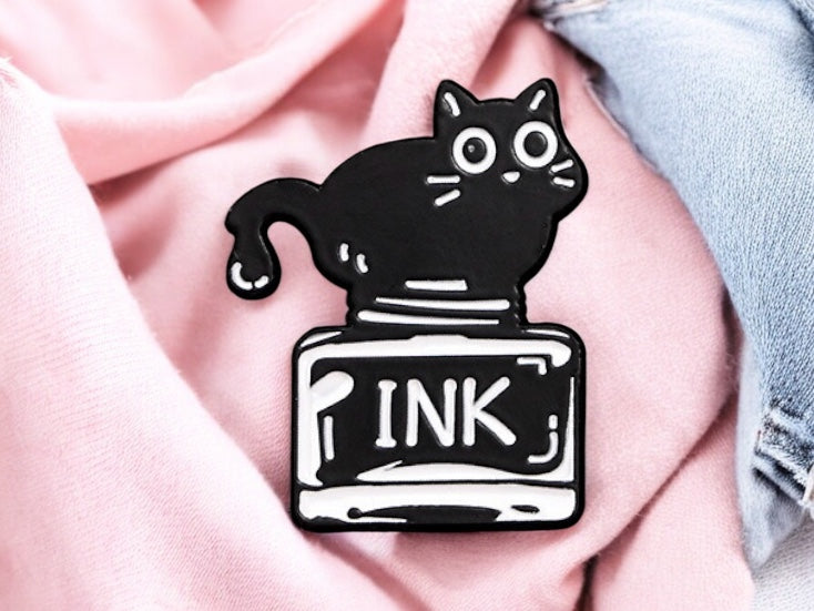 Pin's Broche Email |  Chat Sur Encrier | Chat Noir | Humour Dessin Animé | Kawaii | Fun