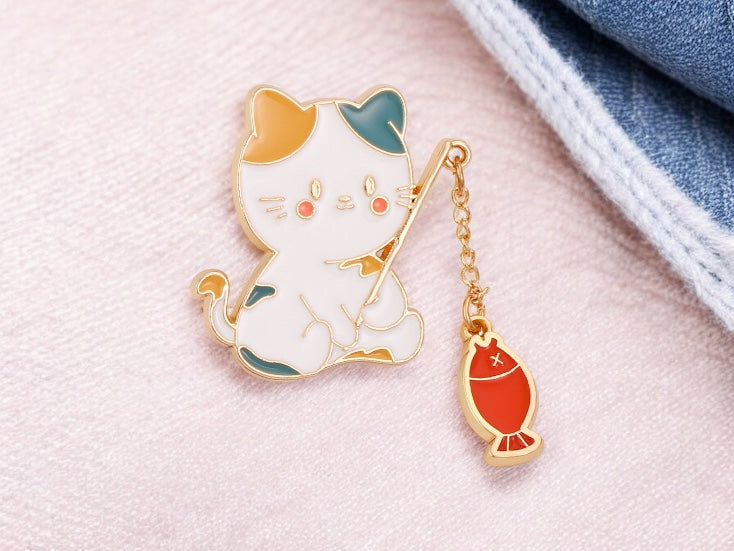 Lot de 2 Pin's Broche Email | A partager ou Non | Chat Cane à Peche Poisson Rouge ou Bleu | BFF ou Couple | Kawaii | Mignon