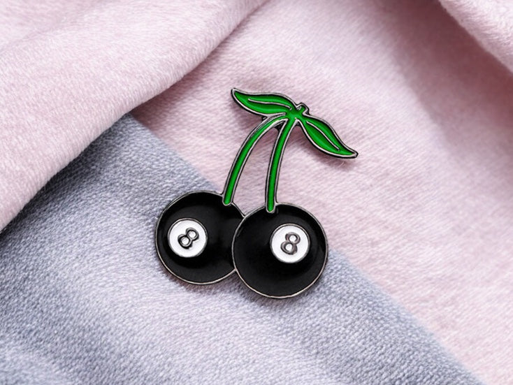 Pin's Broche Email | Cerise 8 Ball | Balle de billard 8 | Kawaii | Fun | Humour Mignon Porte Bonheur