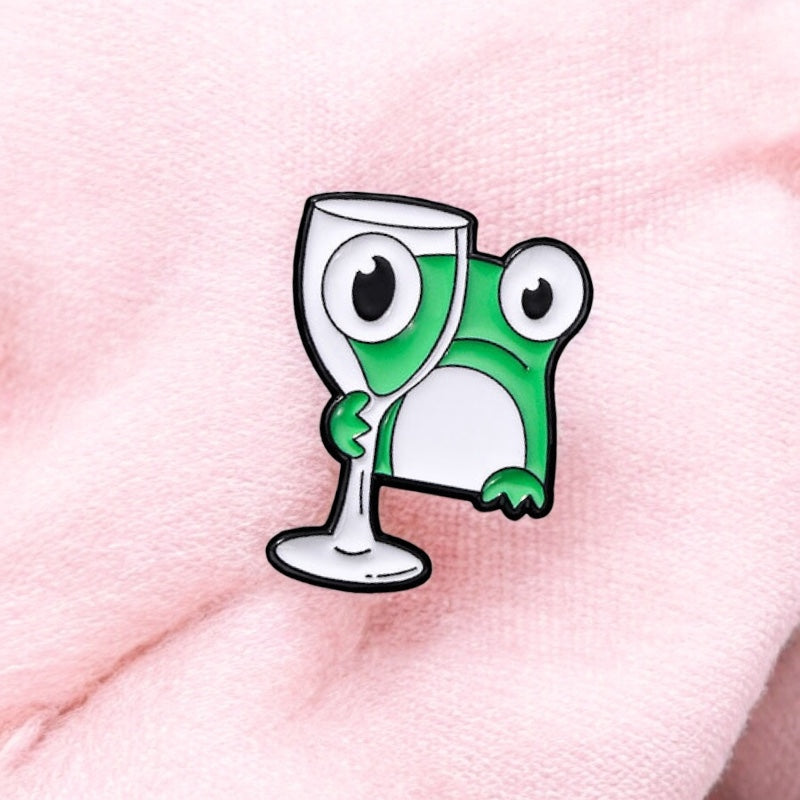 Pin's Broche Email | Grenouille Verre Vin ou Appareil Photo | Grenouille | Kawaii | Fun | Humour Amoureux des Grenouilles