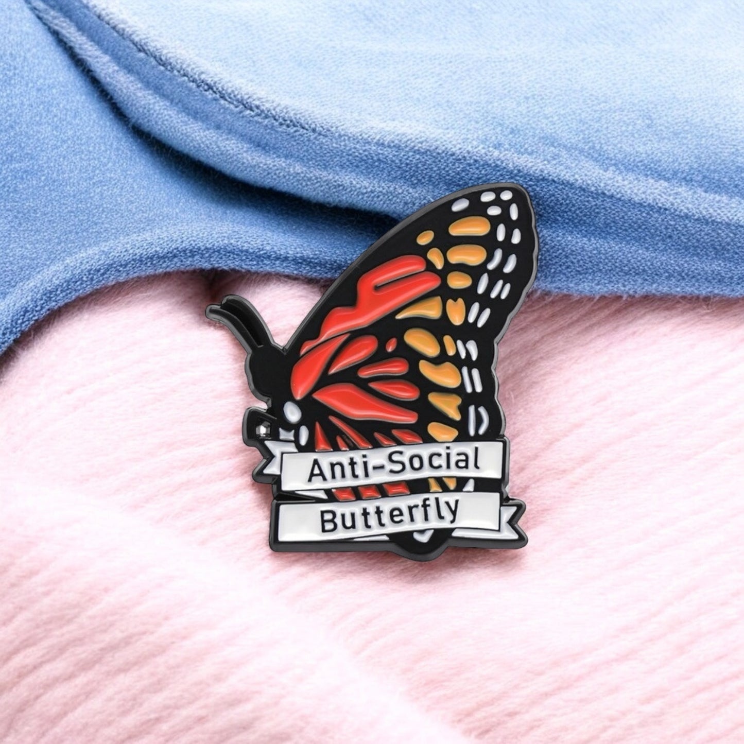 Pin's Broche Email | Papilon Anti Social | Cute | Mignon | Kawaii | Fun | Humour