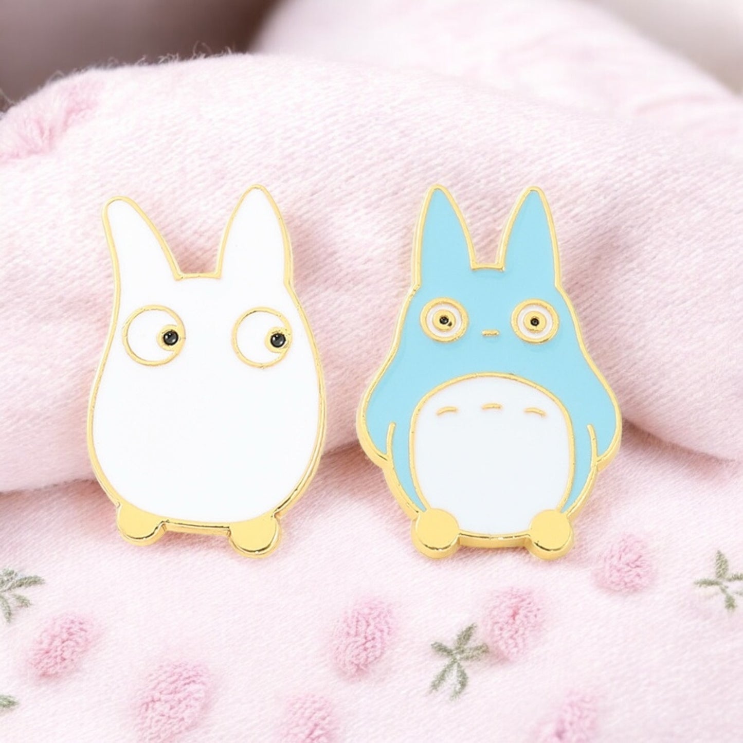 Lot de 2 Pin's Broche Email | Mignon Chat Lapin Kawaii Bleu et Blanc | Humour | Kawaii Mignon