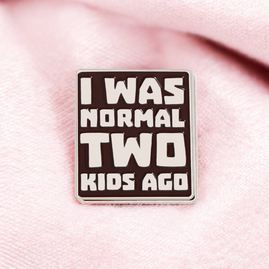 Pin's Broche Email | Normal 2 KIDS Ago | Humour Enfants | Mignon | Kawaii Dessin Animé