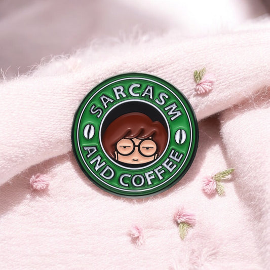 Pin's Broche Email | Sarcasm and Coffee | Starbucks Humour | Amoureux des jeux mots | Kawaii | Fun Badge