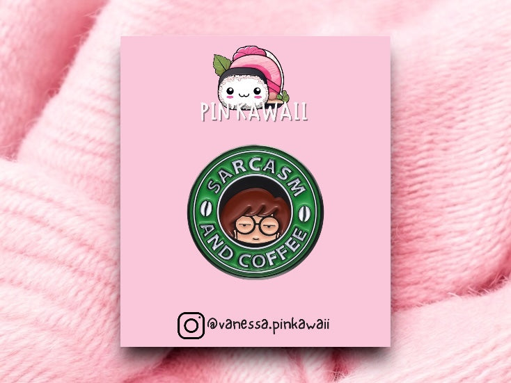 Pin's Broche Email | Sarcasm and Coffee | Starbucks Humour | Amoureux des jeux mots | Kawaii | Fun Badge