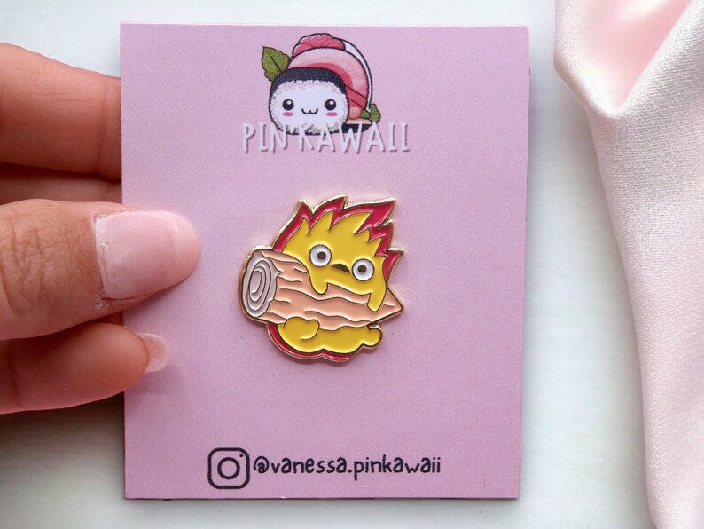 Pin's Broche Email | Chateau Ambulant | Calcifer Démon du Feu | Kawaii | Mignon