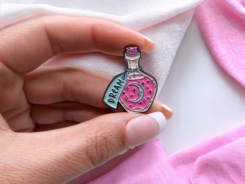 Pin's Broche Email | Fiole d'Amour | Potion Magique | Sérum d'amoureux | Sorcier | Kawaii