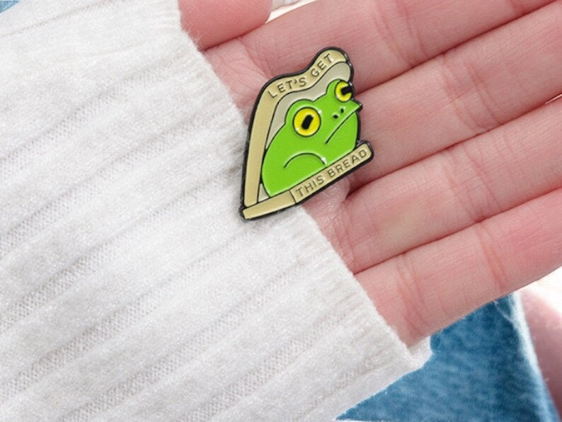 Pin's Broche Email | Sandwich Grenouille | Amoureux des Grenouilles | Grenouille | Kawaii | Fun | Humour