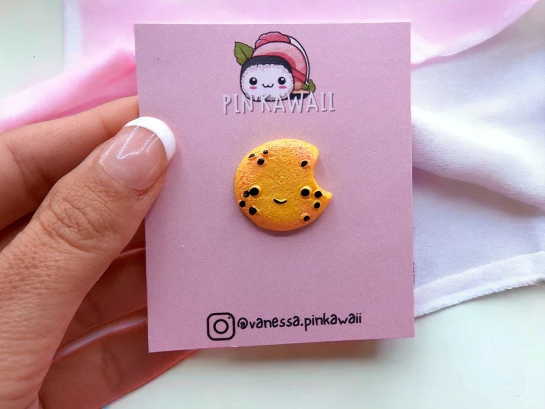 Pin's Broche Résine | Biscuits fait maison | Biscuits aux pépites de Chocolat | Mordus | Kawaii