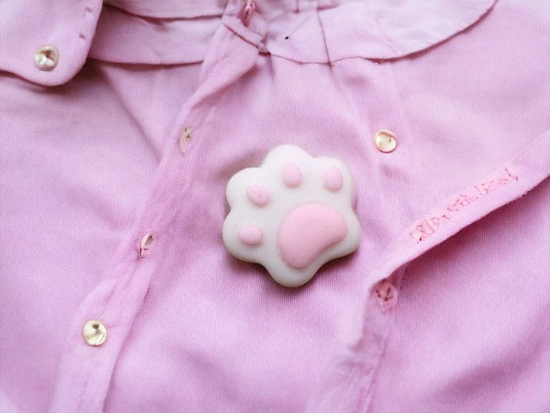 Pin's Broche Résine | Patte de chien ou chat | Mignon | Kawaii