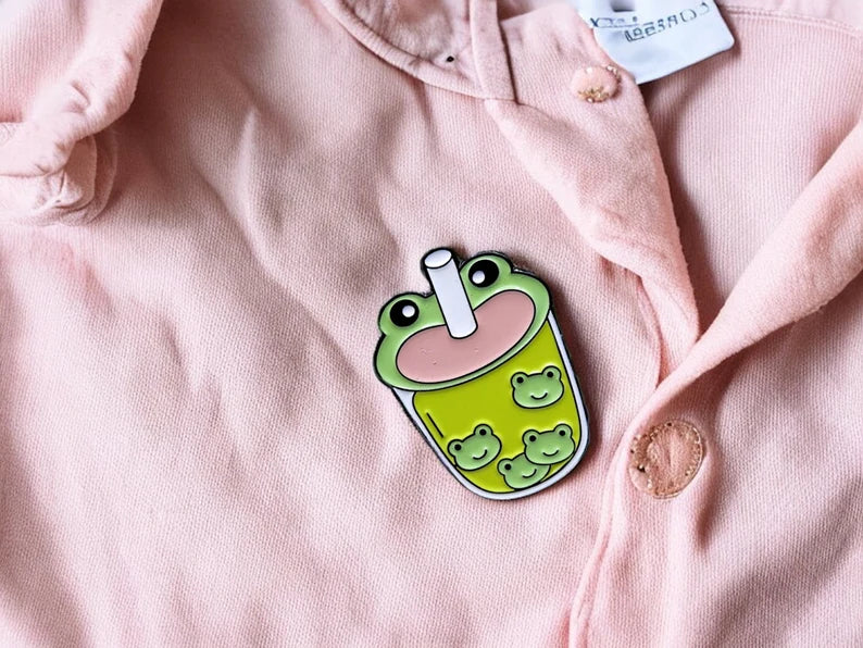 Pin's Broche Email | Boisson Smoothie | Sirop | Grenouille | Kawaii | Fun | Humour