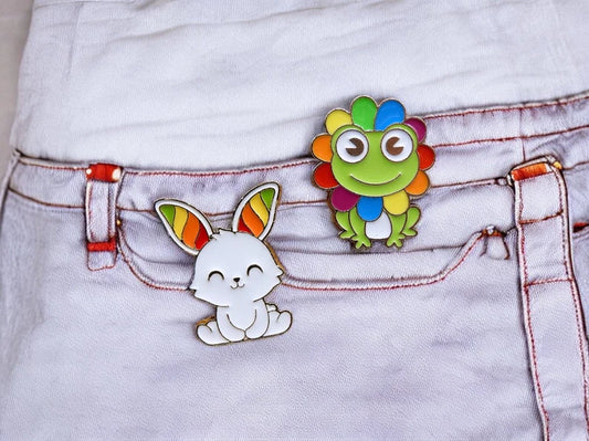 Pin's Broche Email | Lapin ou Grenouille | Arc en Ciel | Rainbow | Kawaii | Fun | Humour