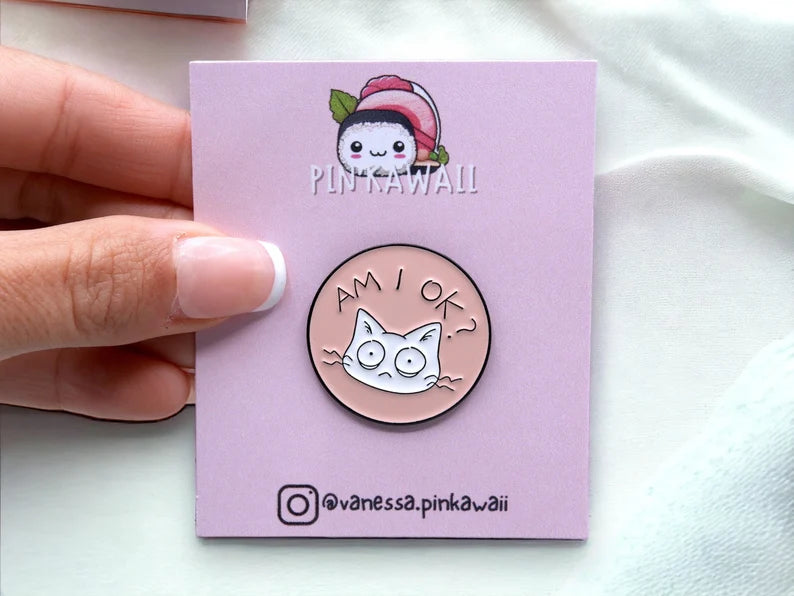 Pin's Broche Email | Am I Ok | Est ce que je vais bien ? | Kawaii | Fun | Humour Mignon Chat Rose