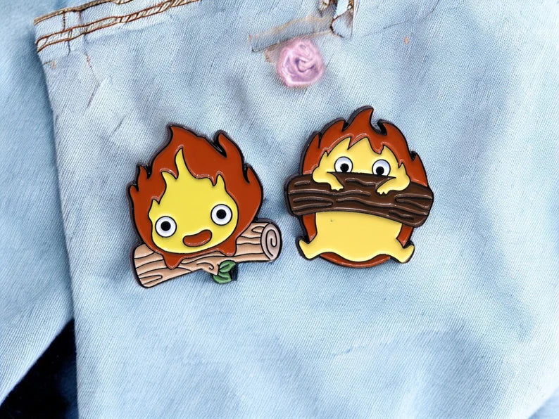 Pin's Broche Email | Chateau Ambulant | Calcifer Démon du Feu | Kawaii | Mignon