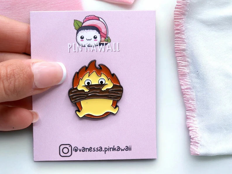 Pin's Broche Email | Chateau Ambulant | Calcifer Démon du Feu | Kawaii | Mignon