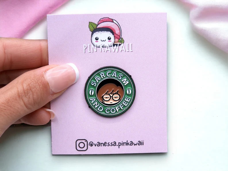 Pin's Broche Email | Sarcasm & Coffee | Starbucks Humour | Sarcasme Humour Sarcastique | Kawaii | Fun