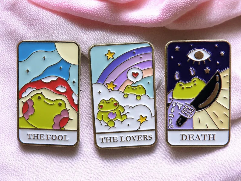 Pin's Broche Email | Tarot Grenouilles Kawaii | Carte de Tarot | Kawaii | Fun | Humour