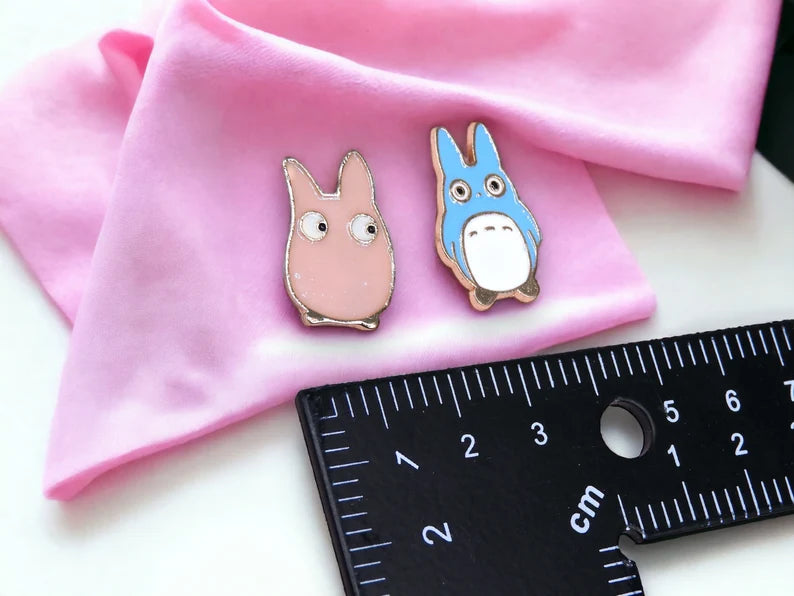 Lot de 2 Pin's Broche Email | Totoro | Noiraudes | Rose Bleu | Kawaii | Mignon