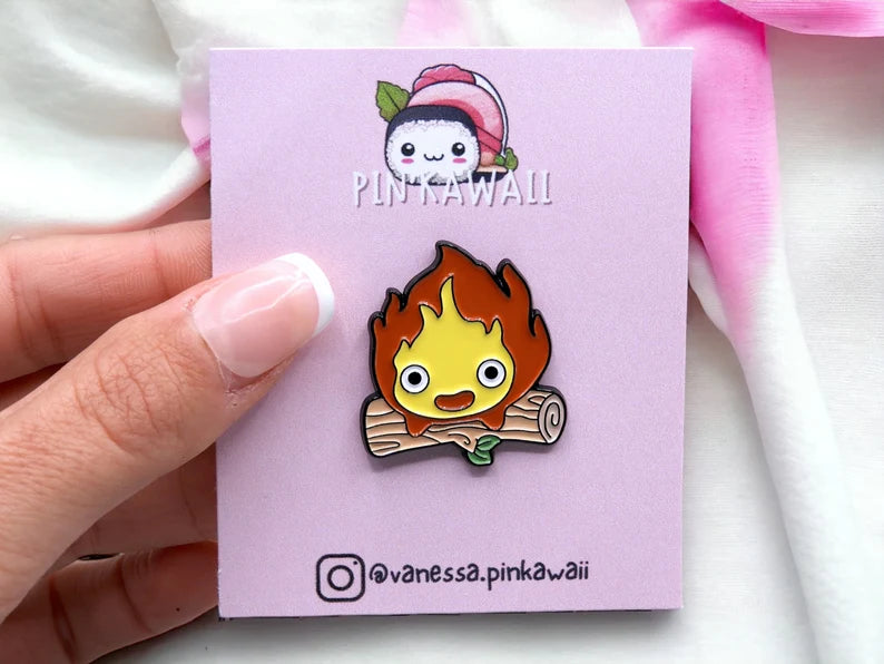 Pin's Broche Email | Chateau Ambulant | Calcifer Démon du Feu | Kawaii | Mignon