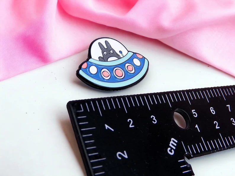 Pin's Broche Email |  Totoro | Noiraudes | Soucoupe Volante | Totoro | Kawaii | Mignon