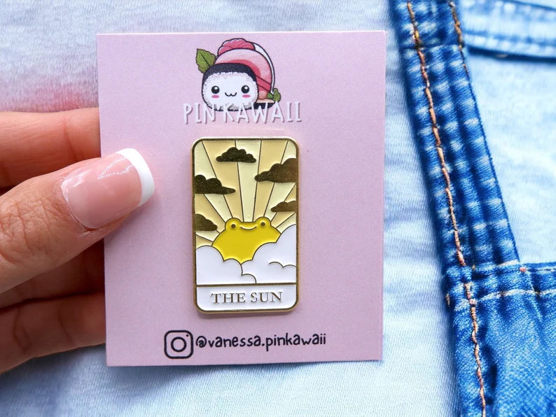 Pin's Broche Email | Tarot Grenouilles Kawaii | Carte de Tarot | Kawaii | Fun | Humour