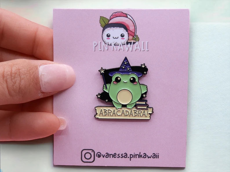 Pin's Broche Email | Grenouille Sorcier | Chapeau de Sorcier | Magie Abracadabra | Kawaii | Fun | Humour