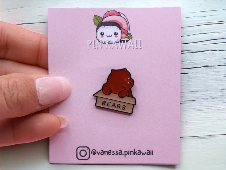 Pin's Broche Email | Ourson Boite | Livraison Mignon | Kawaii | Fun | Humour