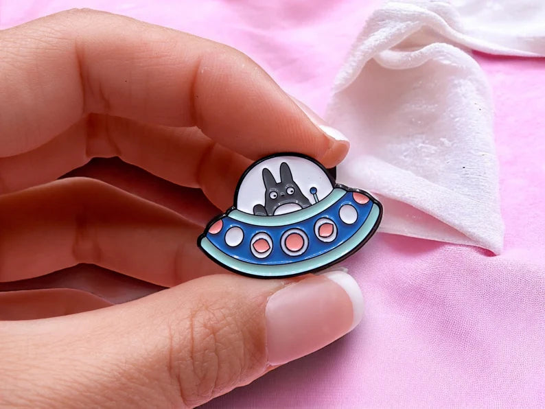 Pin's Broche Email |  Totoro | Noiraudes | Soucoupe Volante | Totoro | Kawaii | Mignon