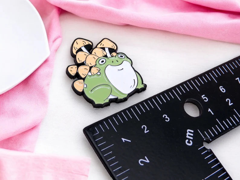 Pin's Broche Email | Grenouille Champignon | Forestier | Kawaii | Fun | Humour