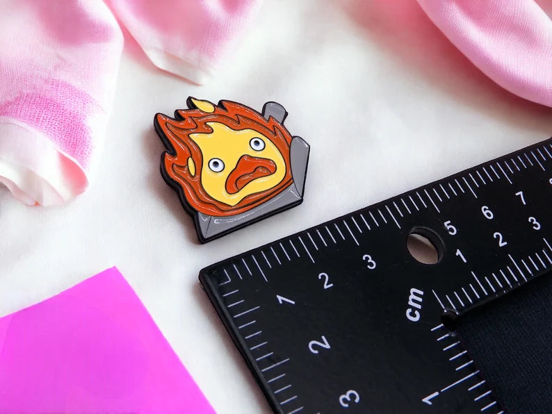 Pin's Broche Email | Chateau Ambulant | Calcifer Démon du Feu | Kawaii | Mignon