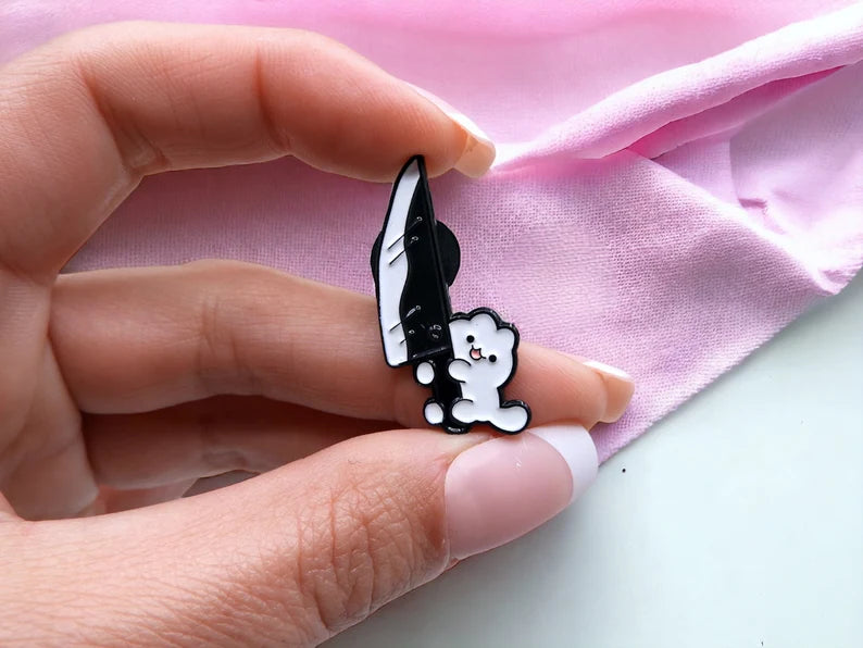 Pin's Broche Email | Grenouille Lapin Couteau | Humour | Mignon | Fun | Kawaii