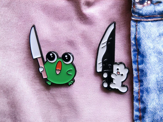 Pin's Broche Email | Grenouille Lapin Couteau | Humour | Mignon | Fun | Kawaii